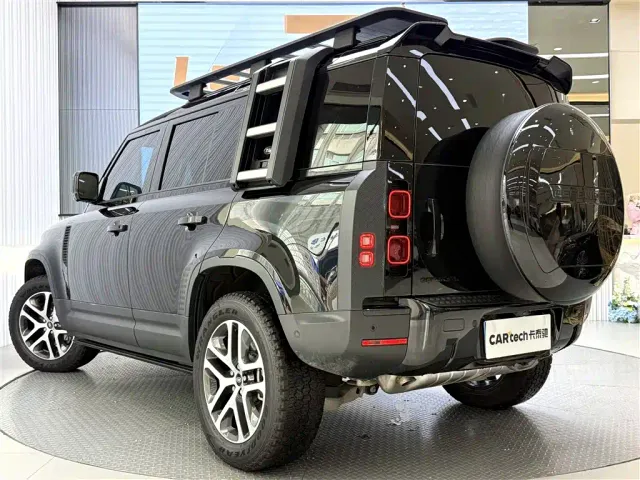 Land Rover Defender — Фото автомобиля 5
