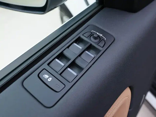 Land Rover Discovery Sport — Фото автомобиля 15