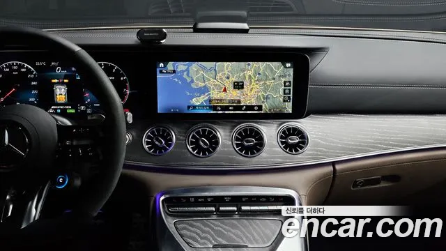 Mercedes-Benz AMG GT 4 двери 43 4MATIC+ Dynamic Golden Daylight — Фото автомобиля 15
