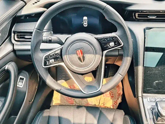 Hongqi H5 — Фото автомобиля 6