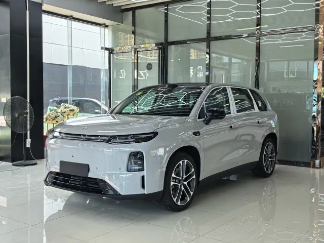 Фотография автомобиля — Leapmotor C10