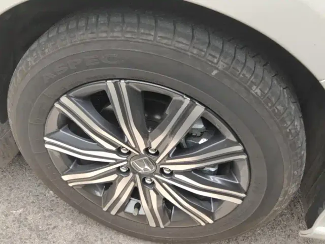 Honda Odyssey — Фото автомобиля 6