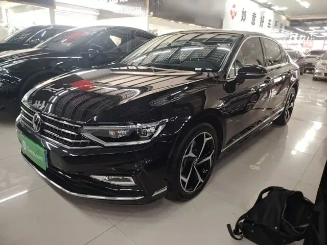 Фотография автомобиля — Volkswagen Magotan
