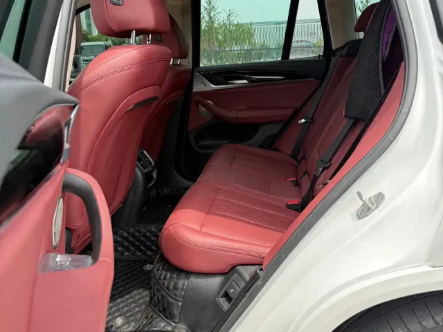 BMW iX3 — Фото автомобиля 5