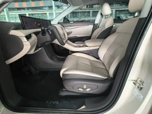 IM Motors LS6 — Фото автомобиля 9