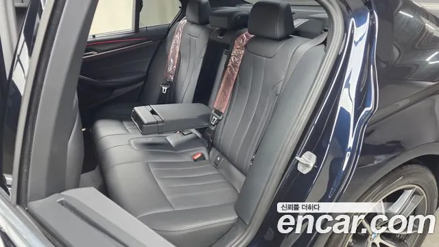 BMW 5 Series G30 — Фото автомобиля 18