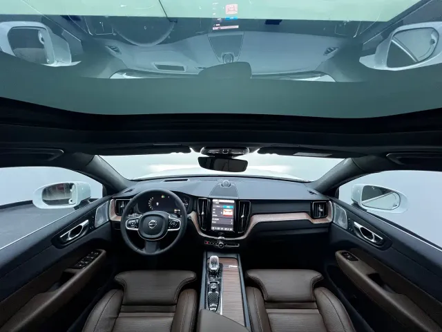 Volvo XC60 — Фото автомобиля 24