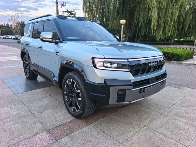 BYD FangChengBao Leopard 8 — Фото автомобиля 3