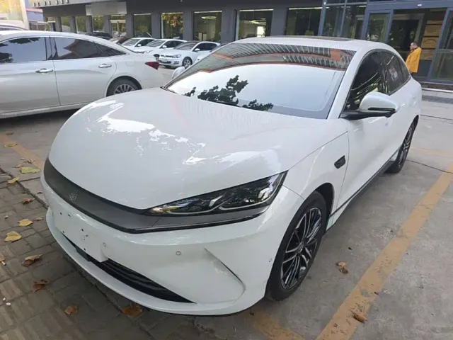 Фотография автомобиля — BYD Qin L