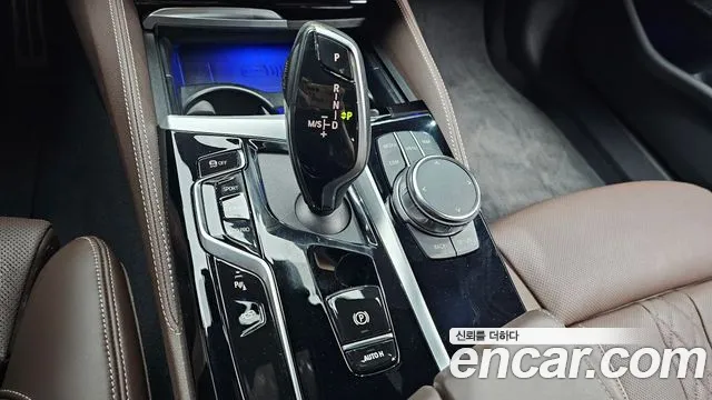 BMW 5-Series 5 серия (G30) 530i xDrive M Sport — Фото автомобиля 4