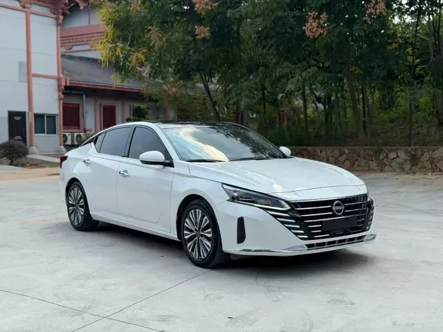Nissan Teana — Фото автомобиля 3