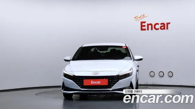 Hyundai Avante CN7 — Фото автомобиля 3