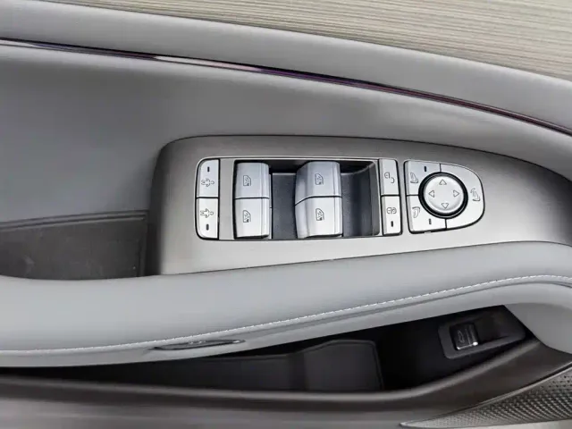 Denza N7 — Фото автомобиля 9