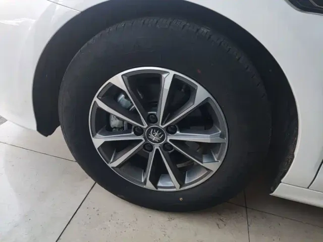 BYD Qin PLUS — Фото автомобиля 22