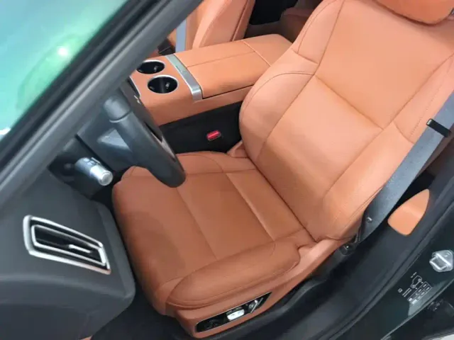 Li Auto L7 — Фото автомобиля 14