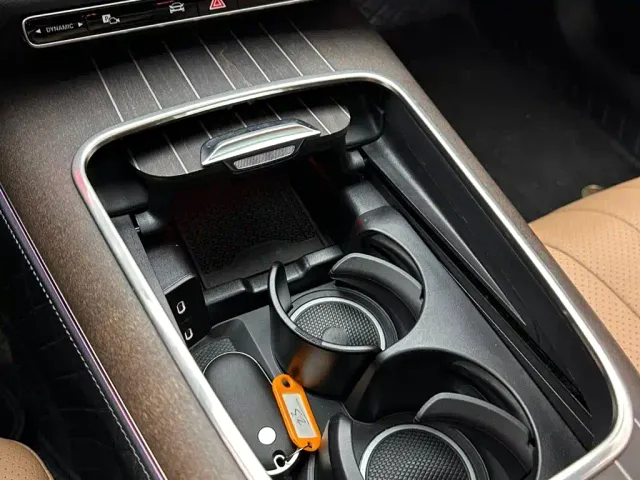 Mercedes-Benz E-Class — Фото автомобиля 15