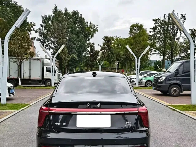 Hongqi H5 — Фото автомобиля 5