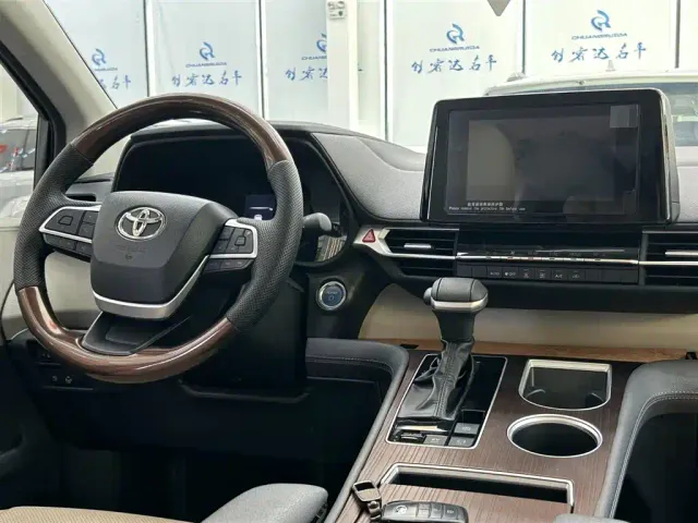 Toyota Toyota Sienna 2023 2.5L Hybrid Comfort Edition — Фото автомобиля 9