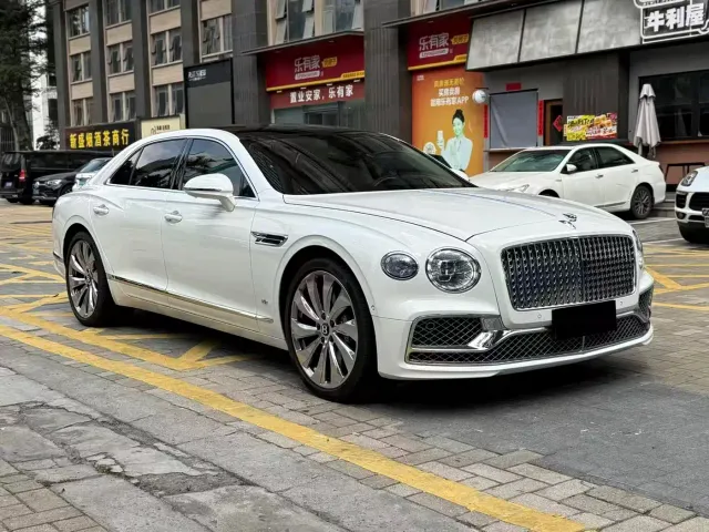 Bentley Flying Spur — Фото автомобиля 3