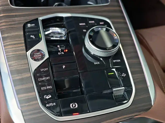 BMW X7 — Фото автомобиля 23