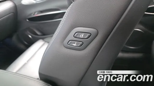 Genesis GV70 — Фото автомобиля 28