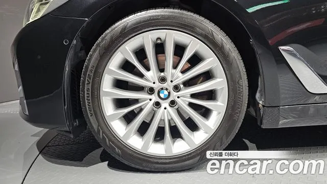 BMW 5 Series G30 — Фото автомобиля 5