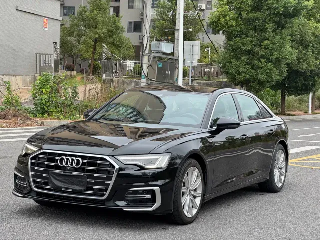 Фотография автомобиля — Audi A6L