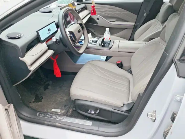 Geely Galaxy Xingyao 8 — Фото автомобиля 9