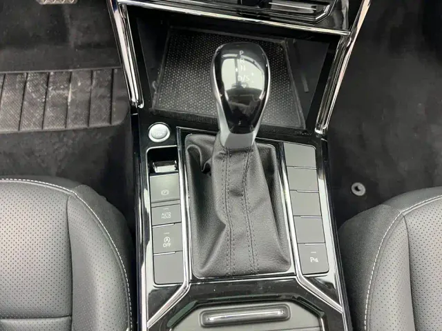 Volkswagen Passat — Фото автомобиля 13