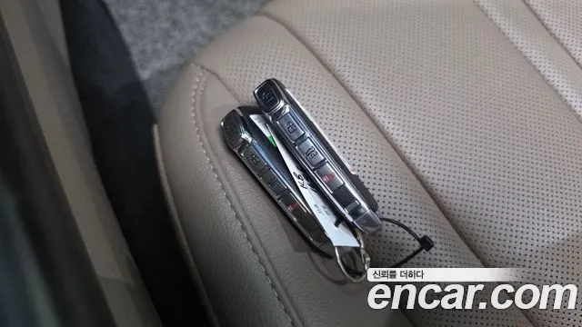 Kia K8 K8 Hybrid — Фото автомобиля 17