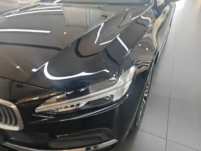 Volvo S90 — Фото автомобиля 23