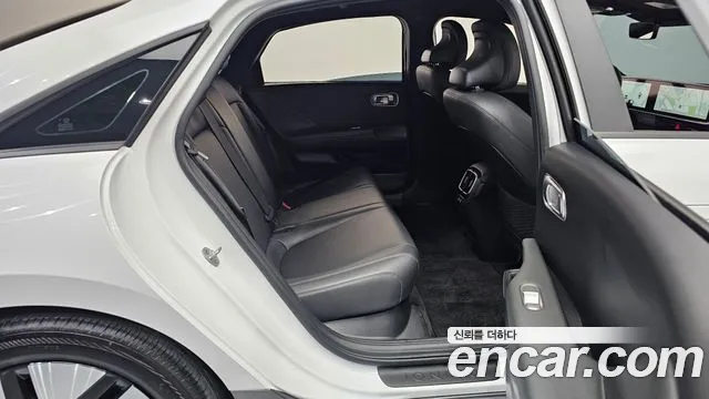 Hyundai Ioniq 6 — Фото автомобиля 17