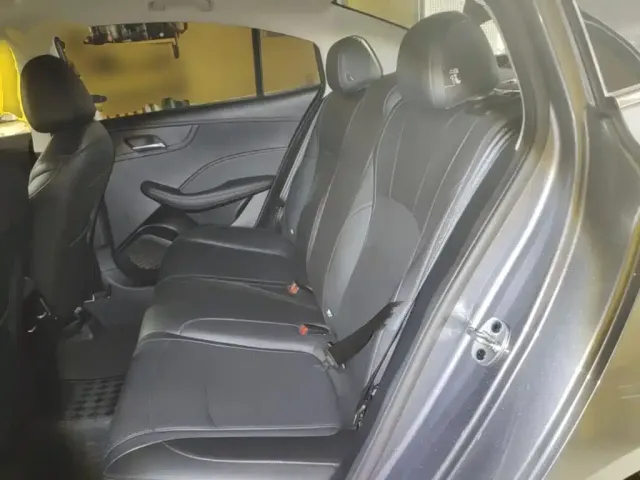 Roewe i5 — Фото автомобиля 16
