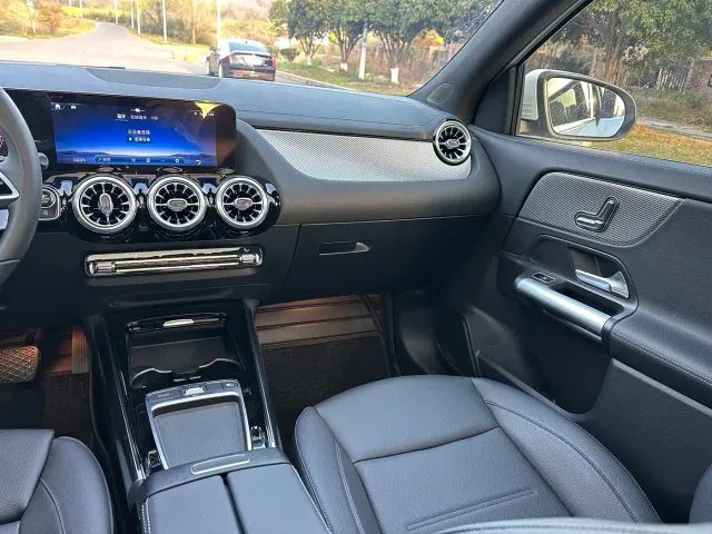 Mercedes-Benz GLA-Class — Фото автомобиля 16