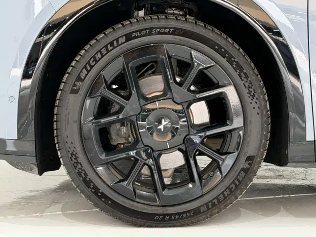 XPeng XPeng G7 2025 Model 702 Ultra Long Range Ultra — Фото автомобиля 11