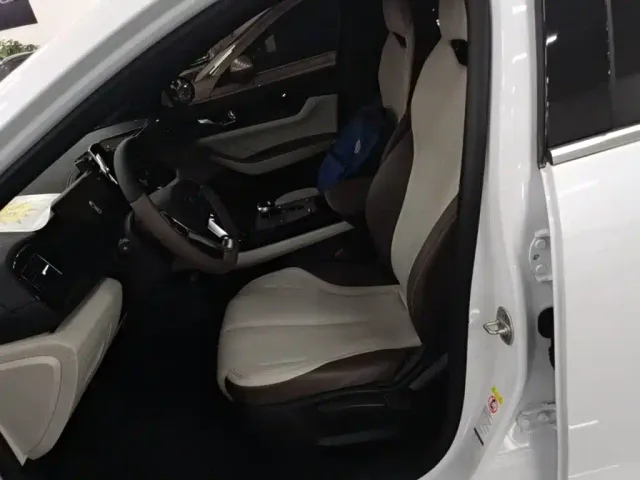 BYD Qin PLUS — Фото автомобиля 10