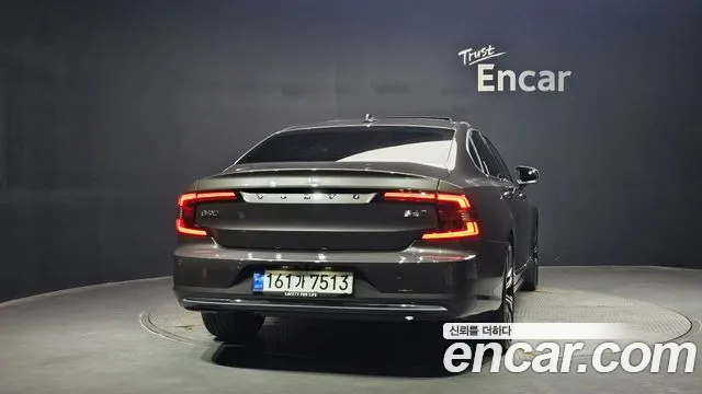 Вольво S90 — Фото автомобиля 4