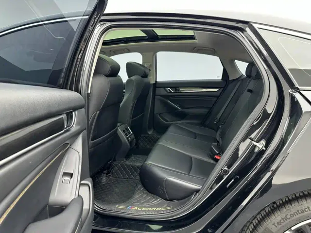 Honda Accord — Фото автомобиля 18