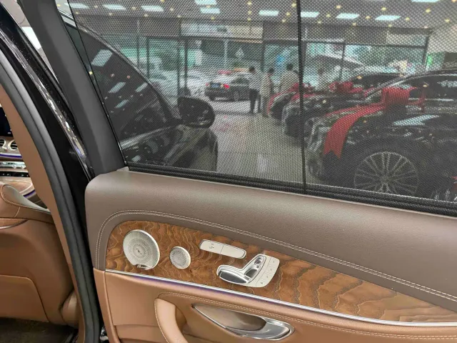 Mercedes-Benz E-Class — Фото автомобиля 12
