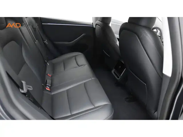 Tesla Model 3 — Фото автомобиля 8