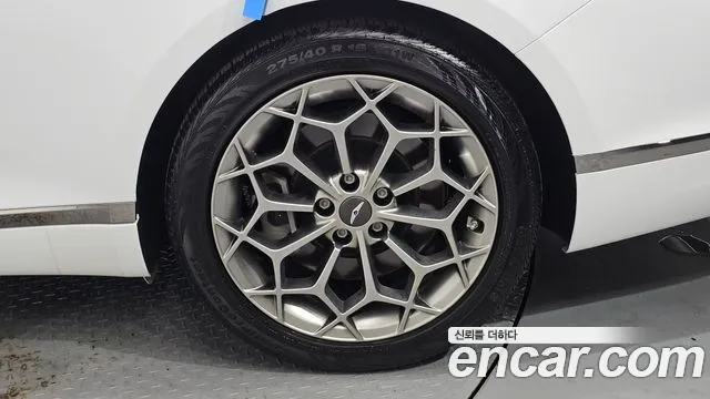 Genesis G80 Бензин 2.5 турбо AWD — Фото автомобиля 21