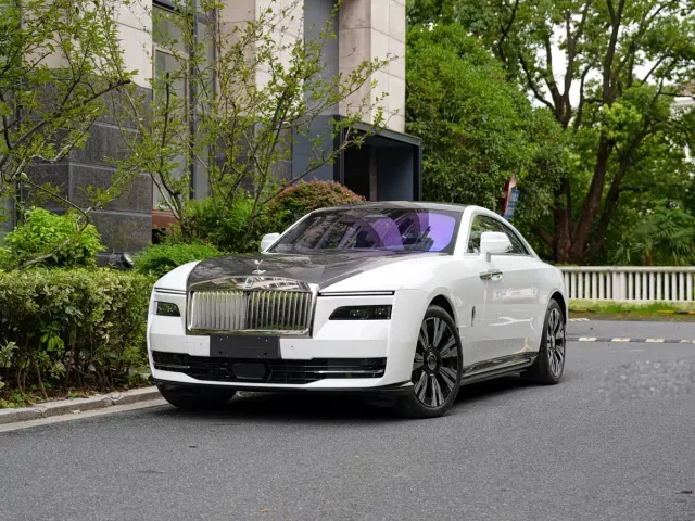 Фотография автомобиля — Rolls-Royce Spectre