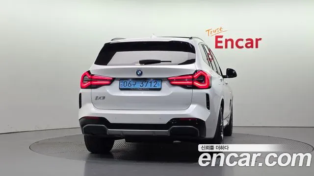 BMW iX3 G08 (2020–2024) — Фото автомобиля 4