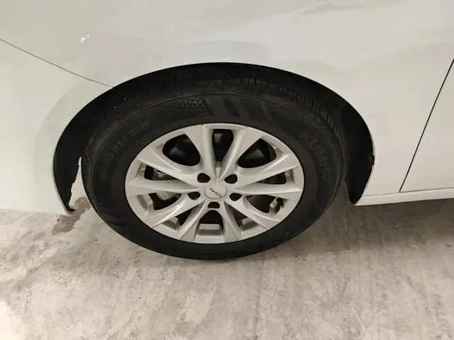 Roewe i5 — Фото автомобиля 22