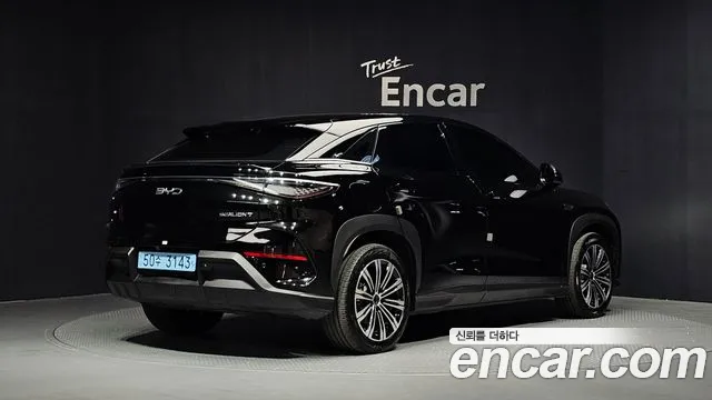 BYD Sealion 7 — Фото автомобиля 2