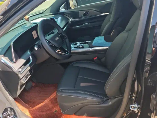 Cadillac XT5 — Фото автомобиля 9