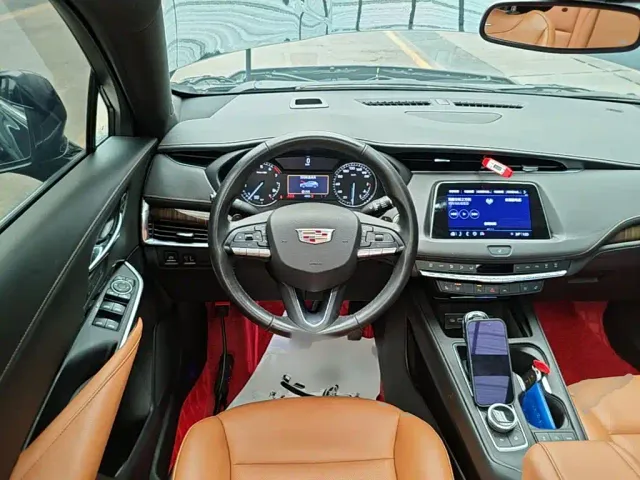 Cadillac XT4 — Фото автомобиля 10