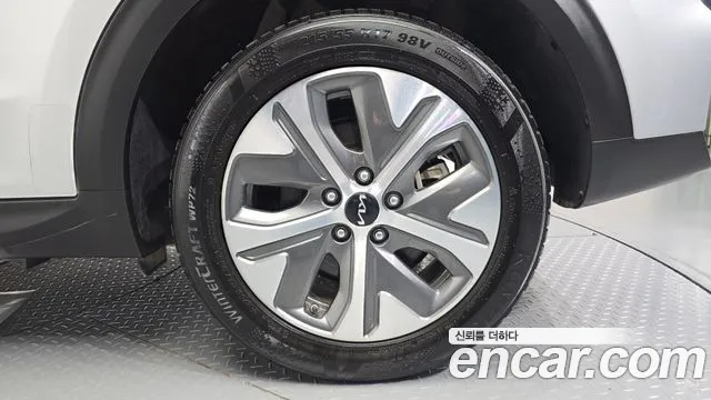 Kia Niro — Фото автомобиля 5
