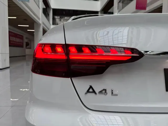 Audi A4L — Фото автомобиля 23