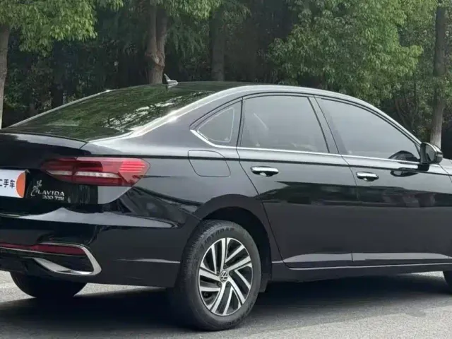 Volkswagen Lavida — Фото автомобиля 7